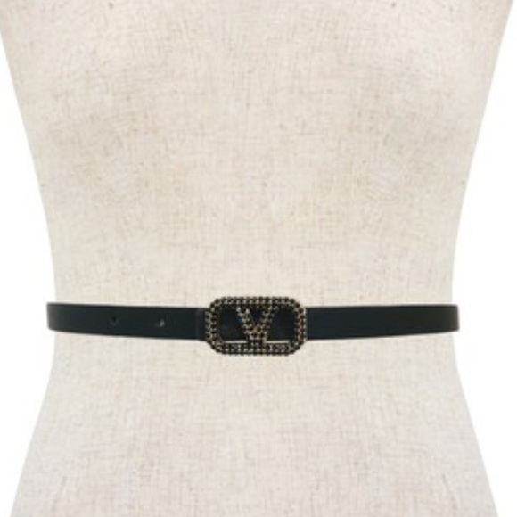 Chic Rhinestone V Accent Buckle Belt in Red - Picture 2 of 2